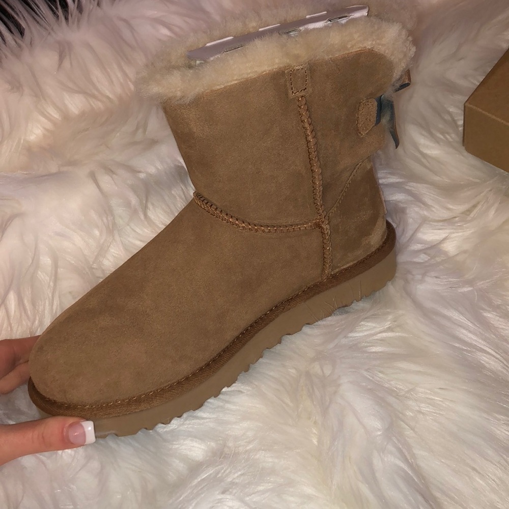 BRAND NEW Ugg 🎀 boots - Picture 2 of 6